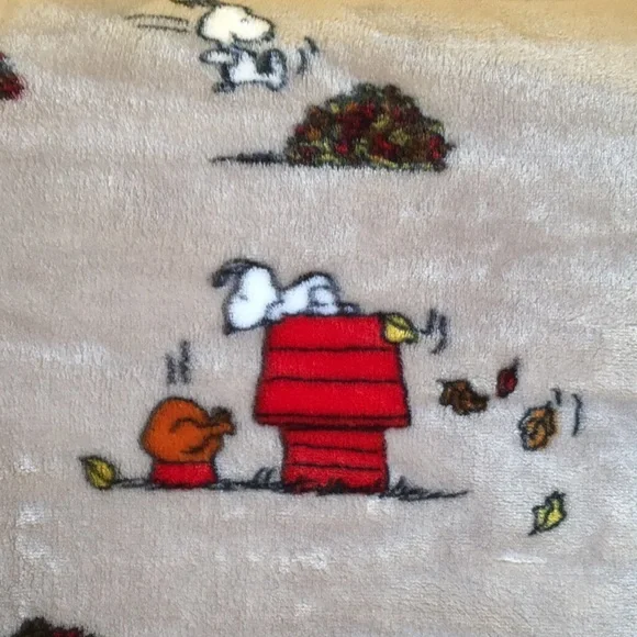 BERKSHIREPeanuts Snoopy Thanksgiving King Size Fleece Throw Blanket